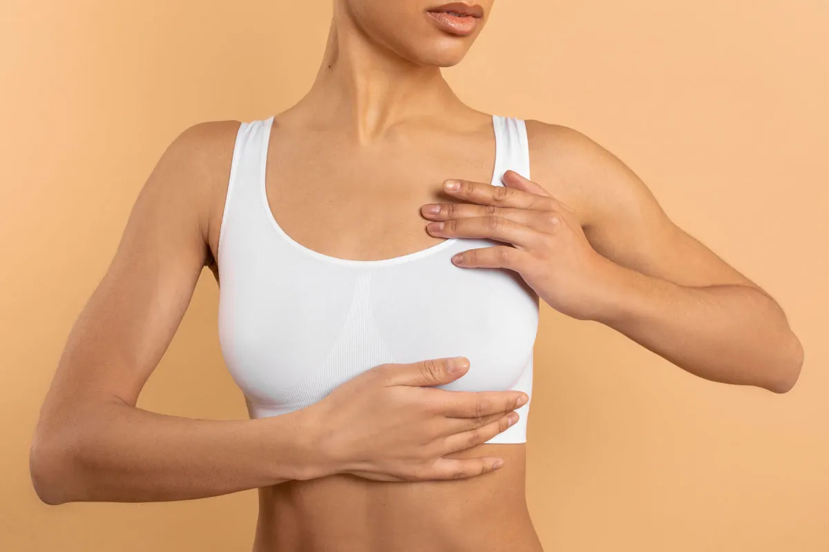 Alzare il seno senza protesi: mastoplastica e lipofilling